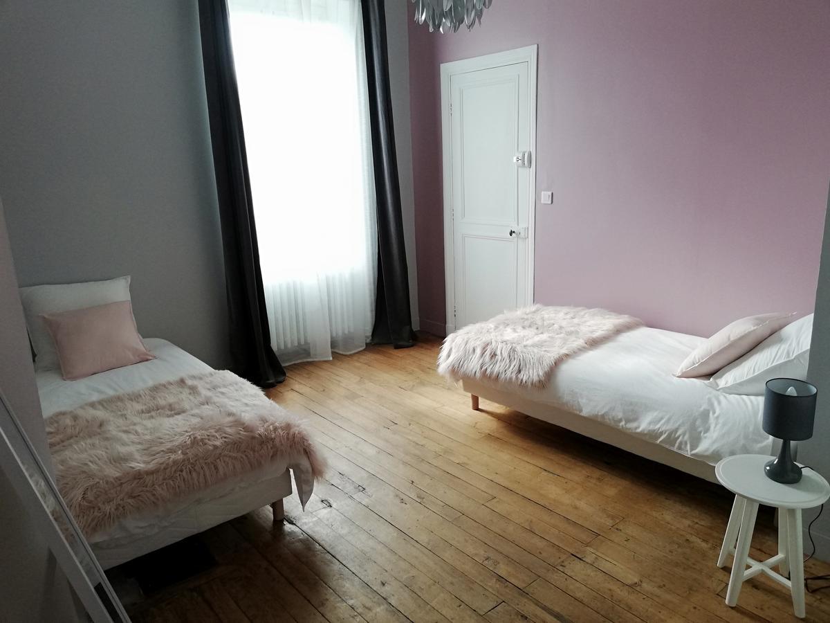 L'Angély Panzió Niort Kültér fotó